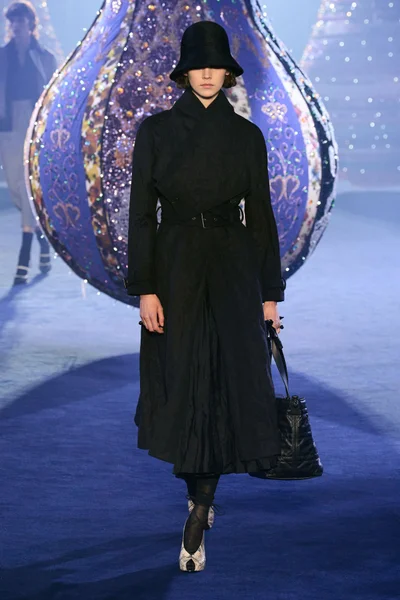 Look 4